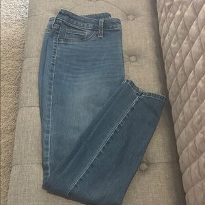 Universal Thread Boyfriend Jeans Size 10/30R Medium Wash Relaxed Fit Denim